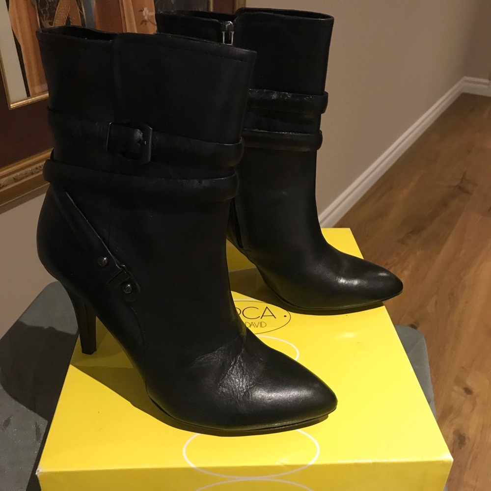 Joan & David Circa Black Chasity Booties. Size7.5